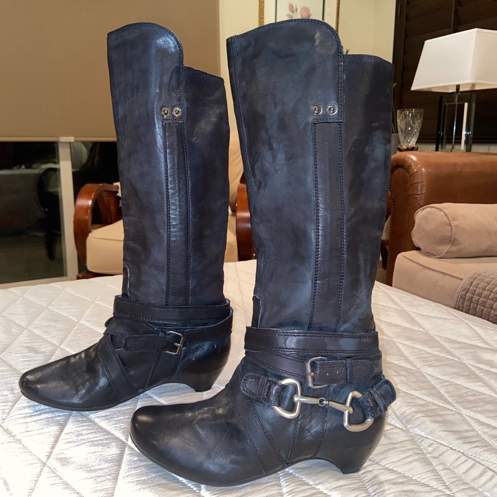 Miss 60 Black leather boots